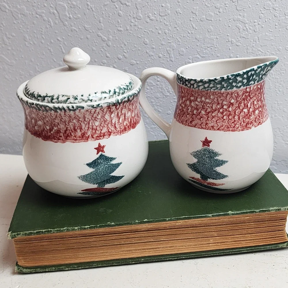 Vintage Gibson Christmas Sugar and Creamer Set, Simple and Cute‎ Christmas Tree